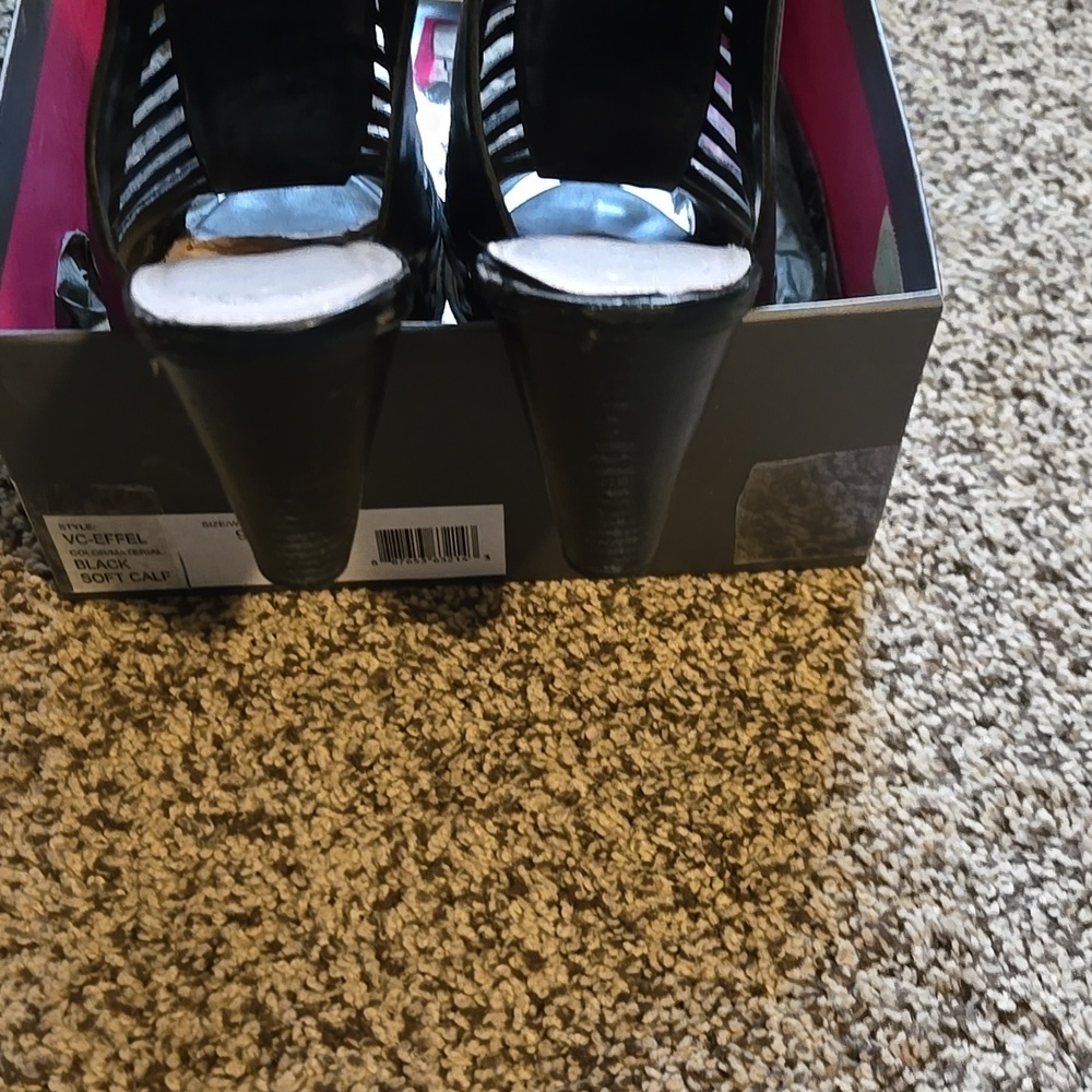 Black Strappy Women's Sandals From Vince Camuto - Picture 3 of 8